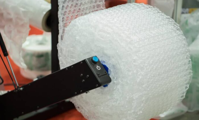 "재고 있어도 안 판다"…나프타 쇼크 한 달, 포장재 이중 수급난 현실화