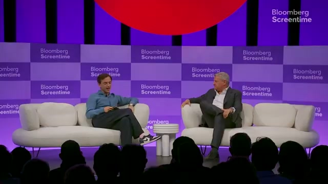 Bloomberg’s Lucas Shaw, left, interviews Netflix co-CEO Ted Sarandos at Bloomberg Screentime on October 1. Image: frame from the Bloomberg Screentime interview.
