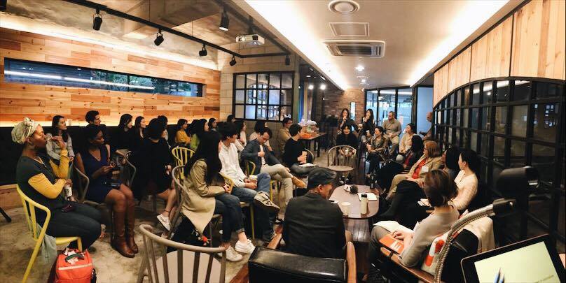 Glass Zoo: Tales of Veteran Women Journalists