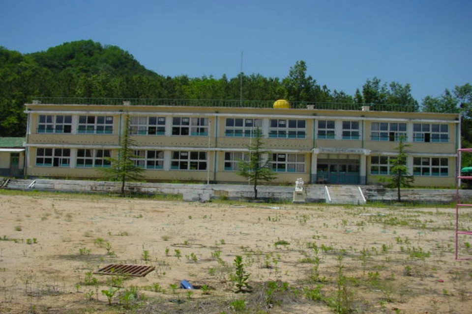 How S. Korea's Abandoned Schools Return to Life