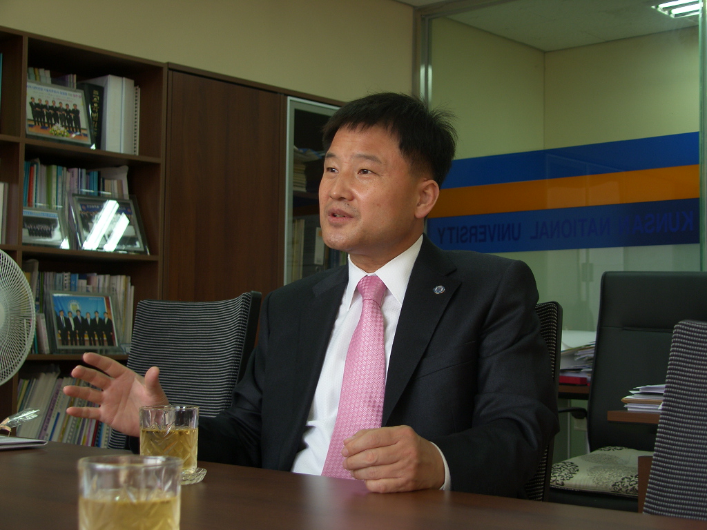 남이 가지 않은 길을 개척하는 것이 리더를 만들어