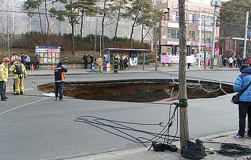 싱크 홀, 최근 도시개발로 심화돼