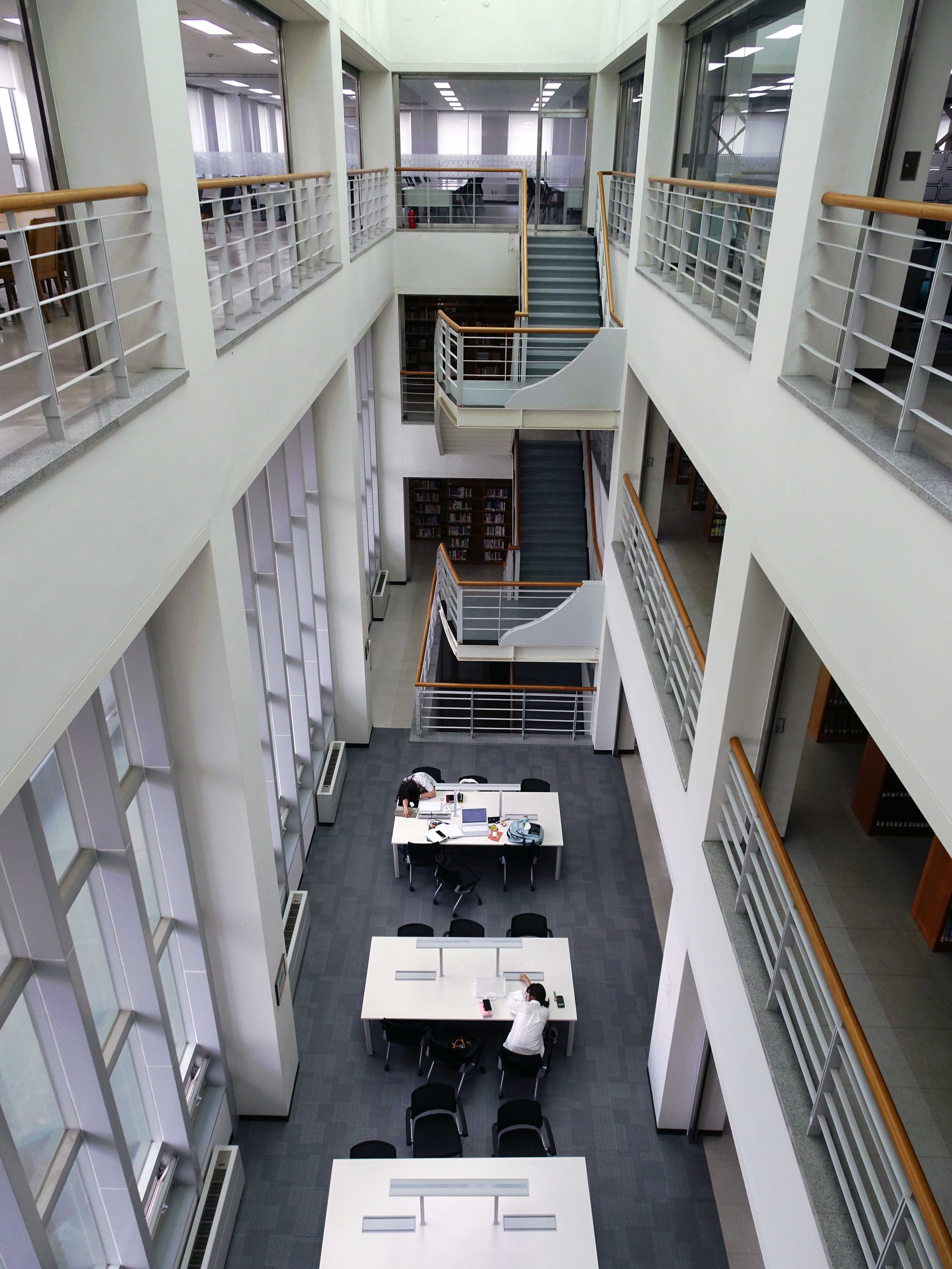 색달라진 중앙도서관, 어떻게 바뀌었나?