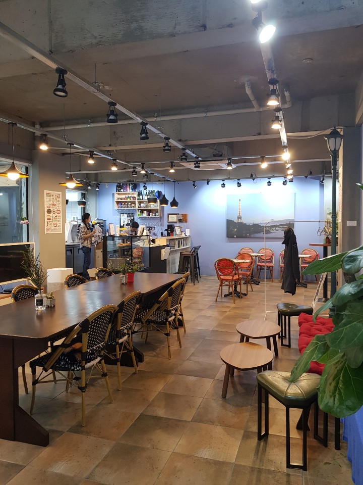 La vie &#224; Paris, a small Europe in Korea