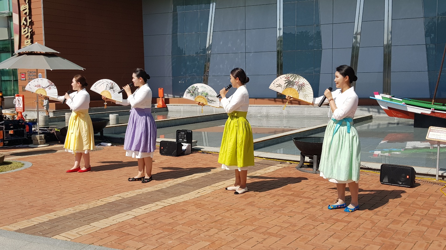 군산을 축제의 장으로 허하라!