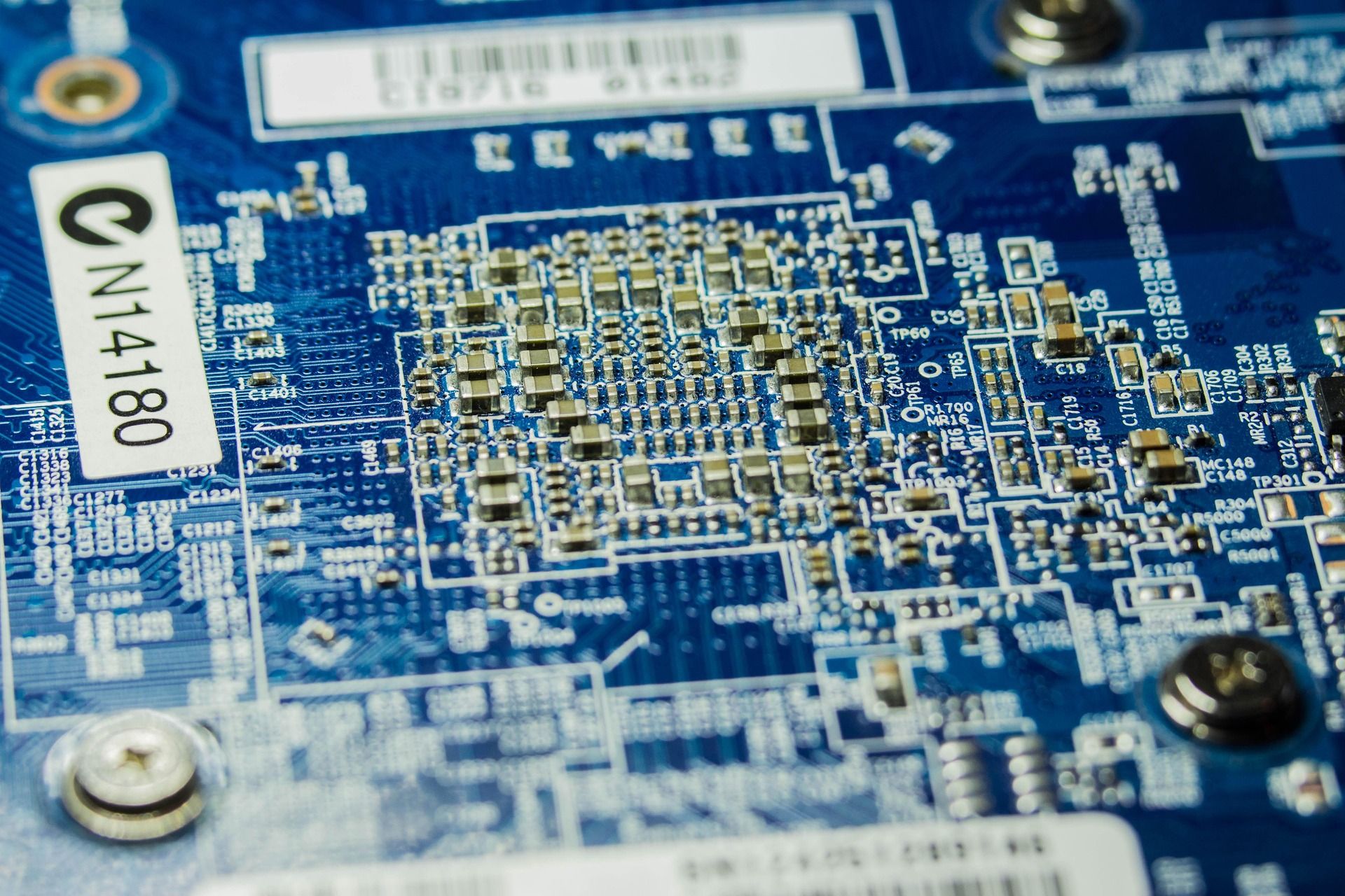 빅테크, 독자 AI 반도체로 '승부수'