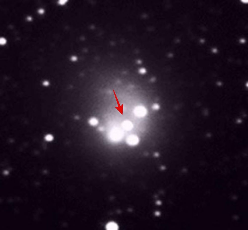 지구에 접근 중인 혜성이 사실 외계인의 거대 UFO?