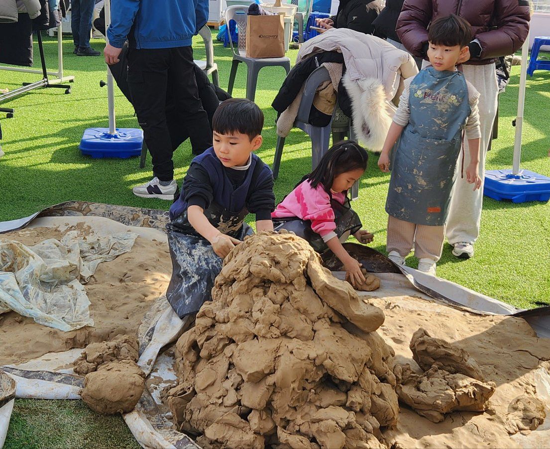 🌸✨ 봄의 서막을 여는 강진 청자축제 시작 ✨🌸