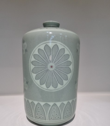 🌼국화 청자, 온라인 경매로 소장해보기