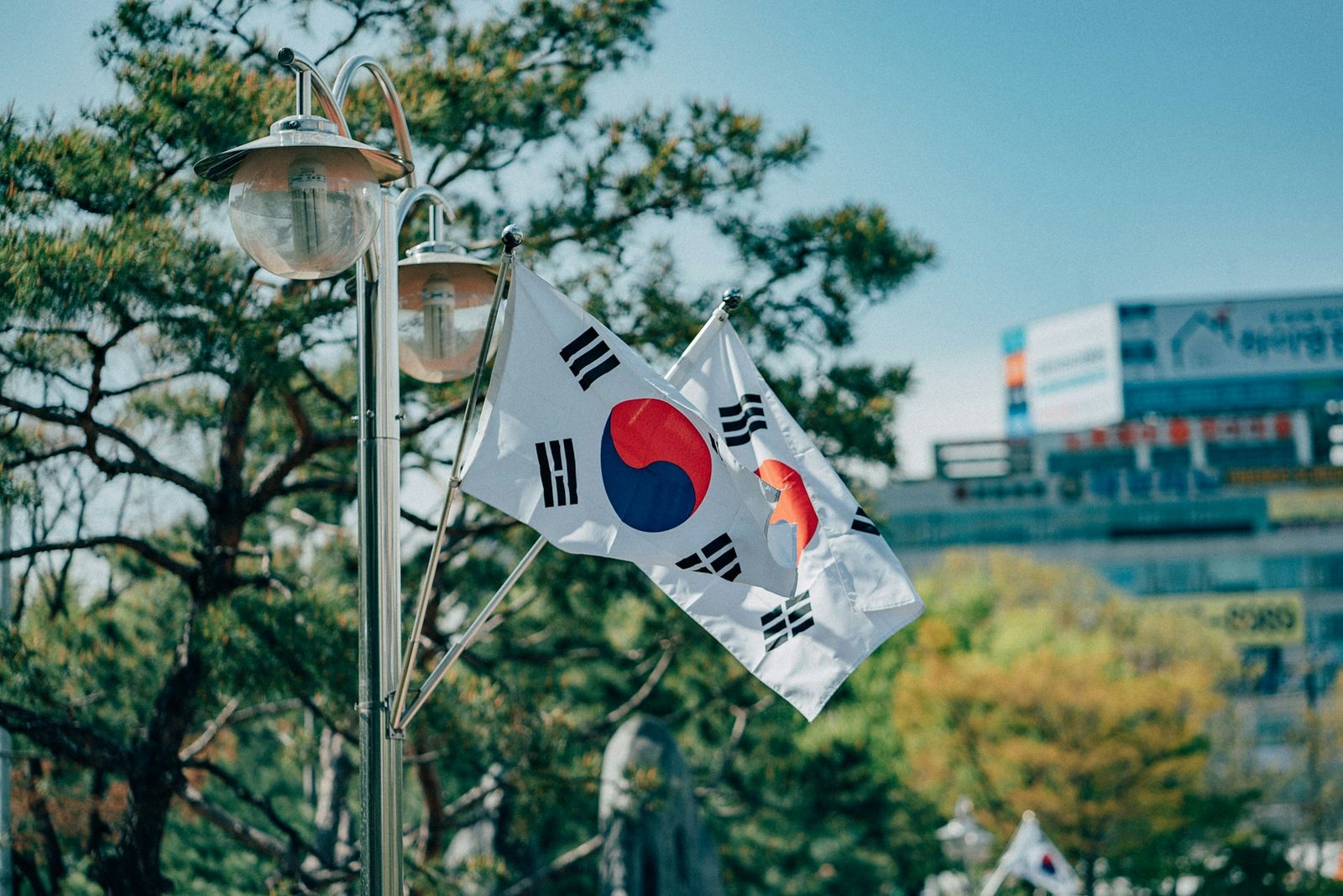 한국, AI·반도체 ‘800조원 프로젝트’ 추진… 삼성·SK하이닉스, 남서부에 신규 팹 4곳 짓는다