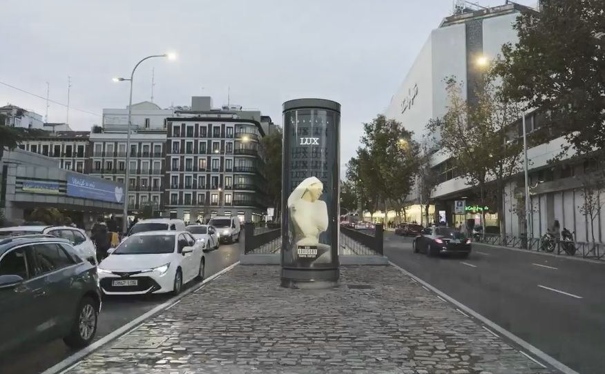 소니뮤직 스페인, ‘빛과 어둠’ 활용한 옥외광고 매체 활용으로 앨범 주목도 높여