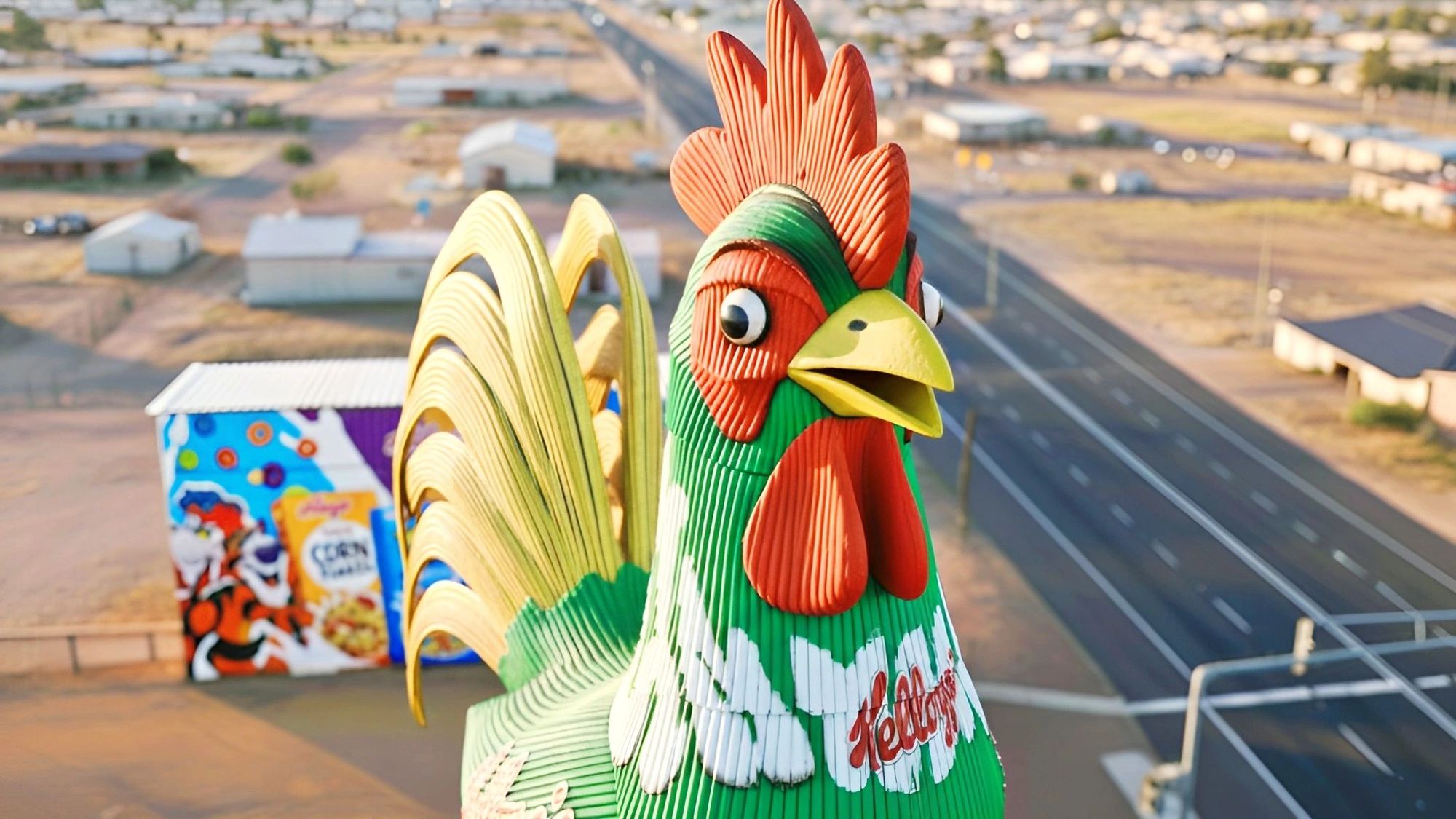 빌보드를 넘어선 투자, 남아공의 방치된 하우스가 브랜드의 옥외광고 미디어가 되는 순간