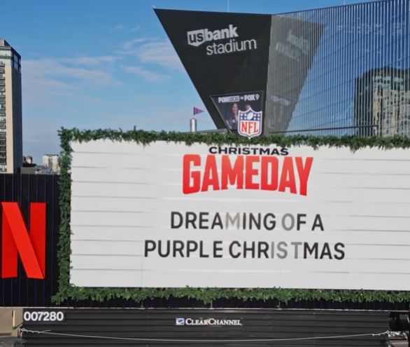 미국 U.S. 뱅크 스타디움 인근, 헤드라인이 바뀌는 OOH로 완성한 넷플릭스의 NFL 크리스마스 게임데이