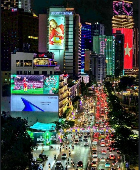 베트남 도심을 미디어로 바꾸다… 호찌민시가 보여주는 베트남 OOH의 현재