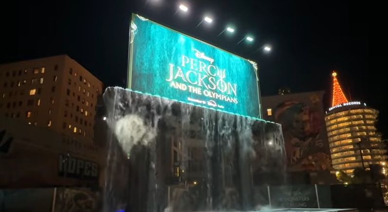 퍼시 잭슨 시즌2, LA 도심의 폭포 '워터 빌보드'
