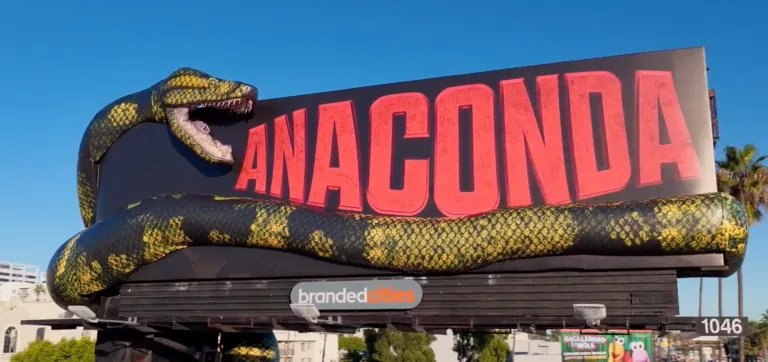 LA 선셋 블러바드를 휘감은 137m 아나콘다, 스크린 밖으로 나온 영화 마케팅