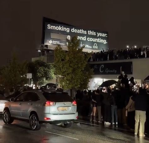 새해 자정의 착시…실시간 데이터 옥외광고가 던진 메시지의 역설