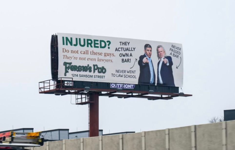 법률 광고 넘치는 고속도로에 등장한 유머… 퍼기스 펍, 패러디 OOH로 주목