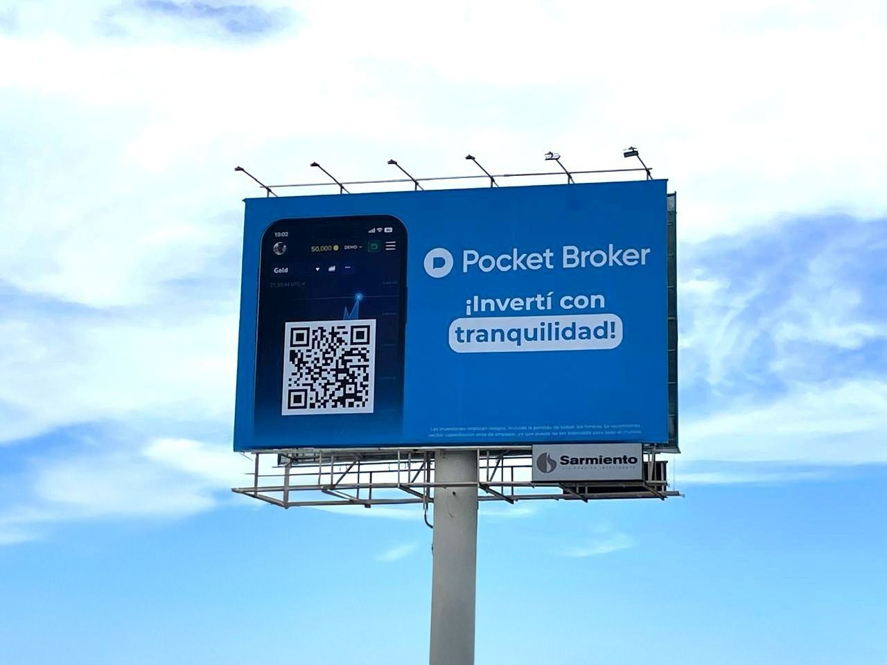 아르헨티나서 QR코드 결합한 옥외광고, 옥외광고를 온라인 서비스로 연결하다.