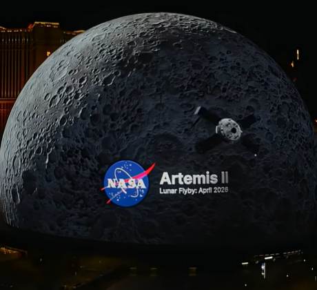 우주를 그대로 옮겼다… 스피어, NASA 달 비행 연출 놀라워