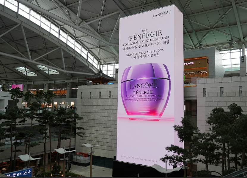 Lancôme Targets Global Travelers with Premium Airport DOOH Campaign at Seoul Incheon International Airport