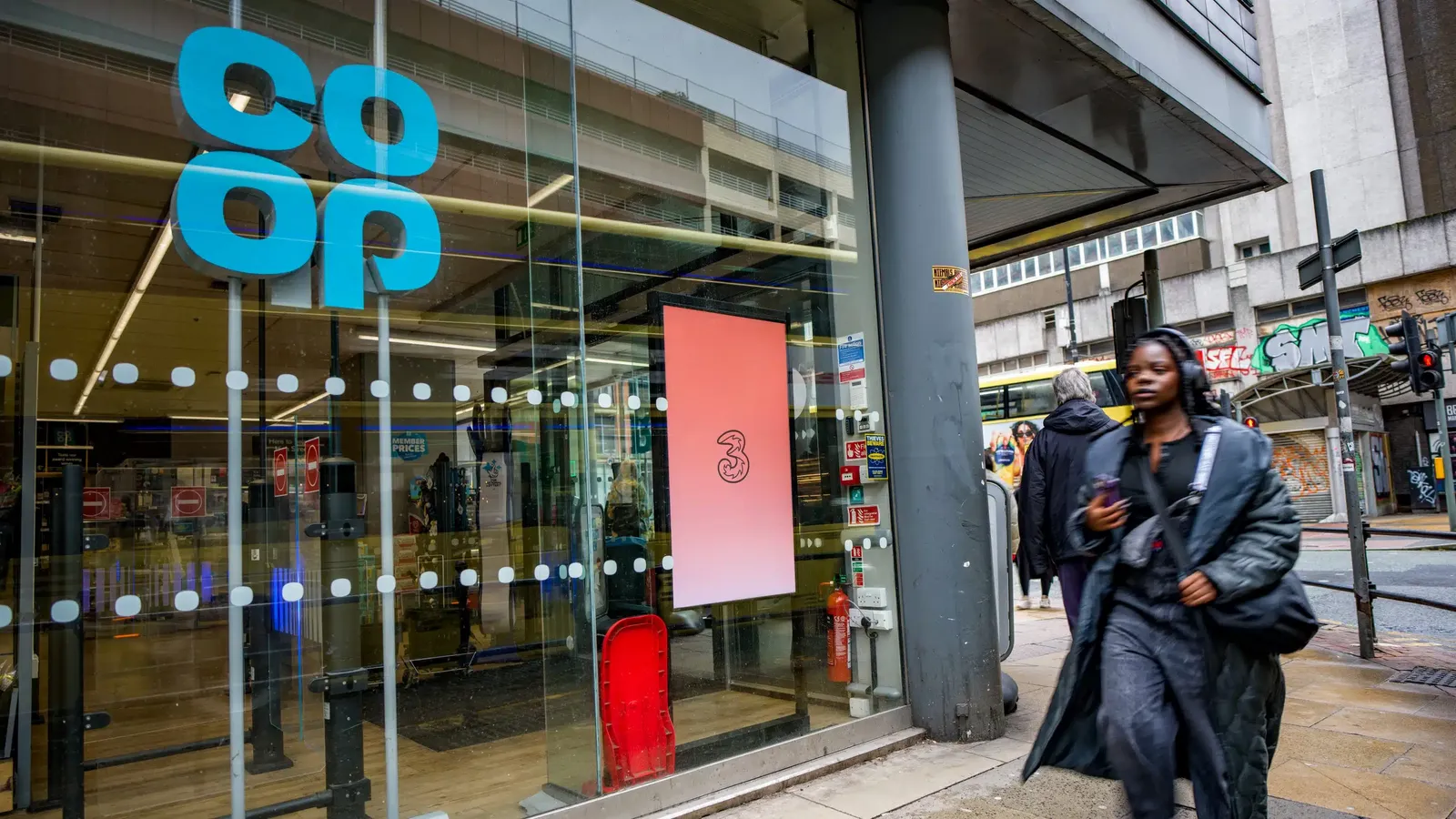 CO-OP LAUNCHES NATIONAL DIGITAL OUT OF HOME PROPOSTION IN PARTNERSHIP WITH SMART OUTDOOR
