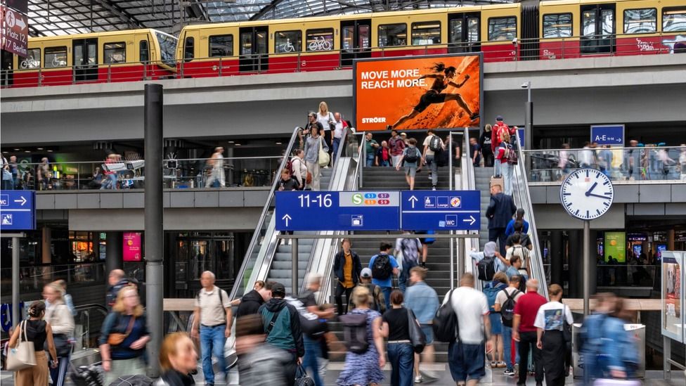 Ströer Launches New Product Category with DOOH Video