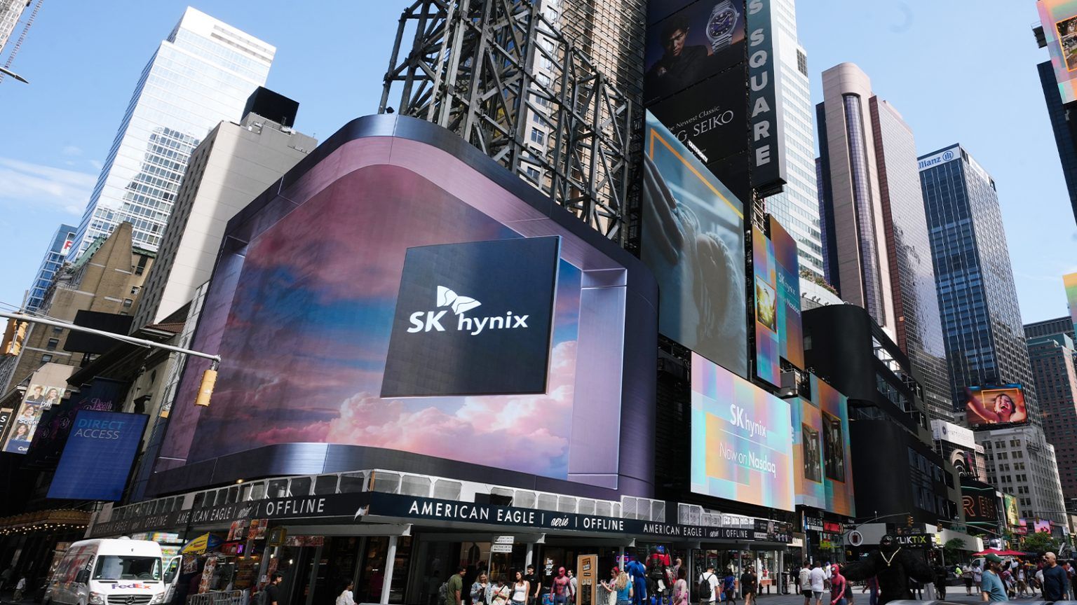 SK hynix Lights Up Times Square With Large-Scale DOOH Campaign