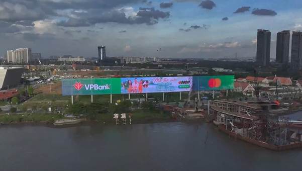 베트남 VP뱅크, 대형 DOOH 캠페인으로 브랜드 인지도 높인다
