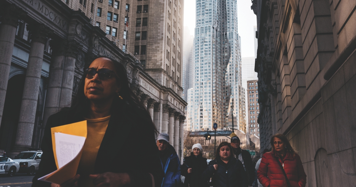 Streets of New York — Faces and Gestures in the City’s Shadows