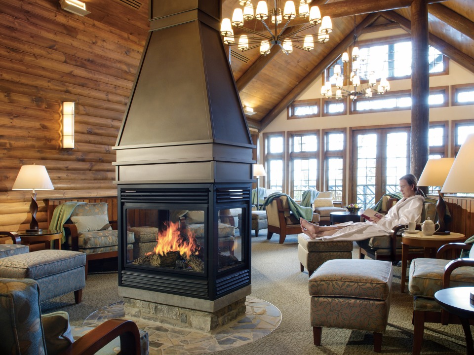 Interior view of Fairmont Le Château Montebello