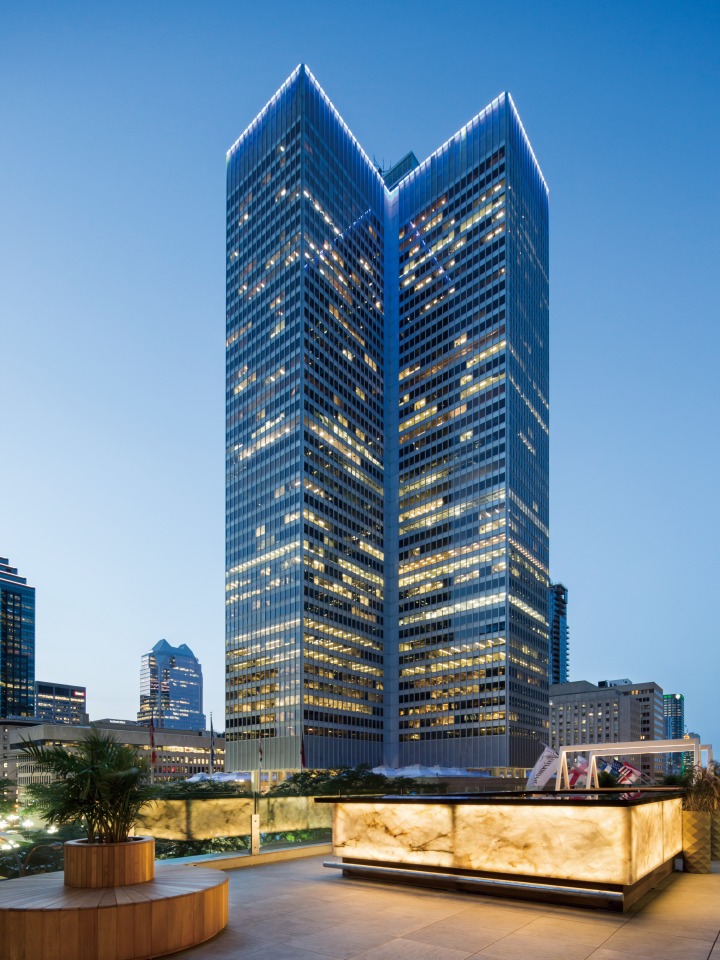 Exterior of the Fairmont The Queen Elizabeth