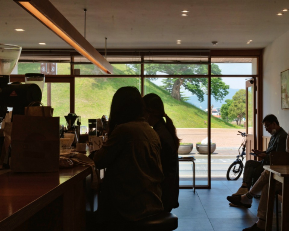 The Identity of a Local Café in Gyeongju