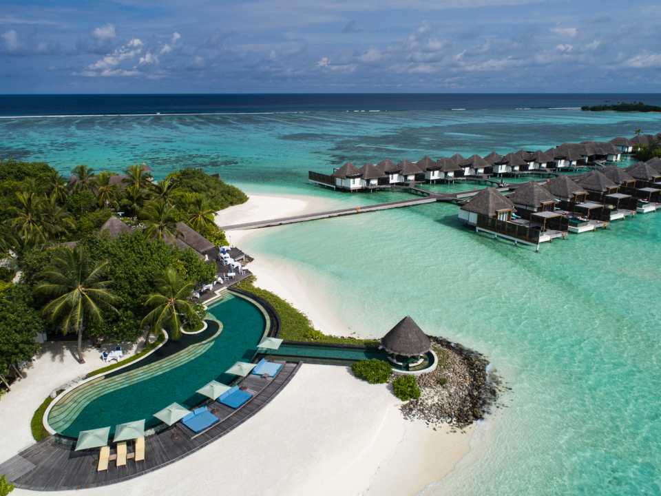 The Most Natural Moments in Four Seasons — Four Seasons Maldives and Four Seasons Singapore