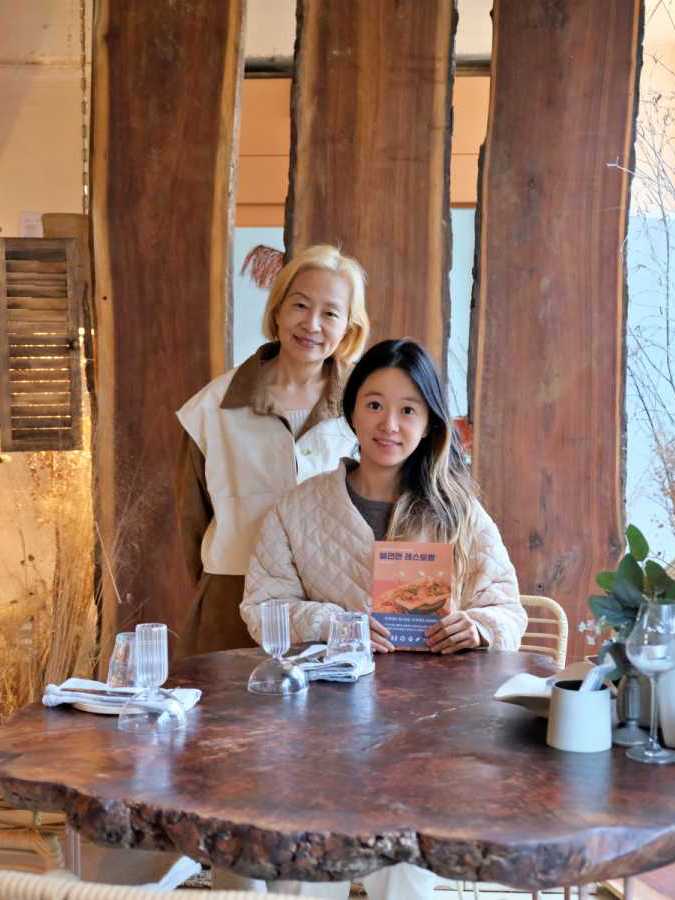 비건식당 천년식향의 변혜정, 안백린