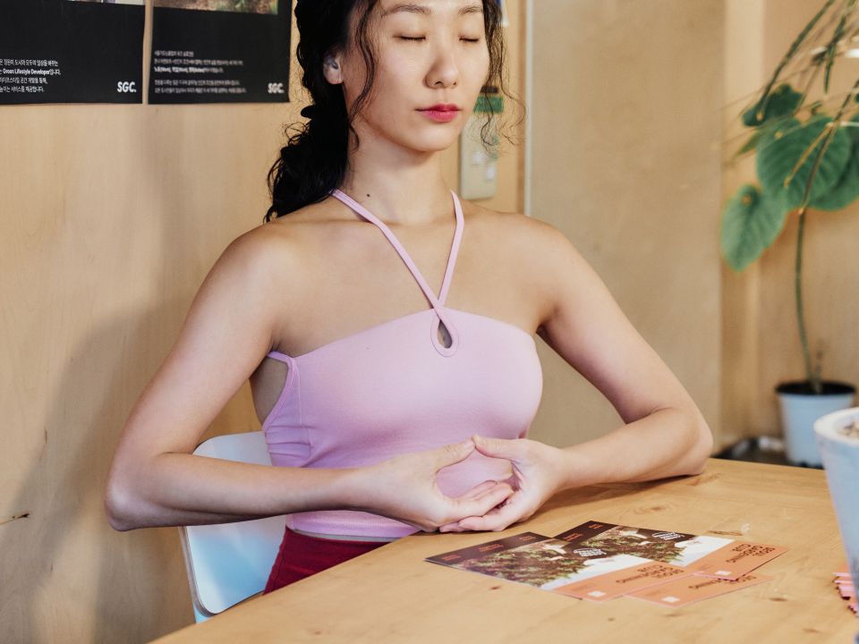여행유트브를 운영하는 에시이 저자 신아로미의 사진이다.