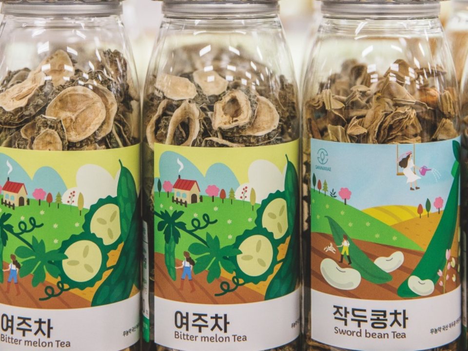 An assortment of teas sold at Seocheongdo Local Food Store in Cheongdo