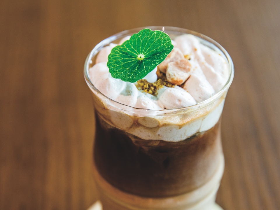 Painos Cheongdo, a cafe known for its Yeonji Latte and Hanjae Pudding