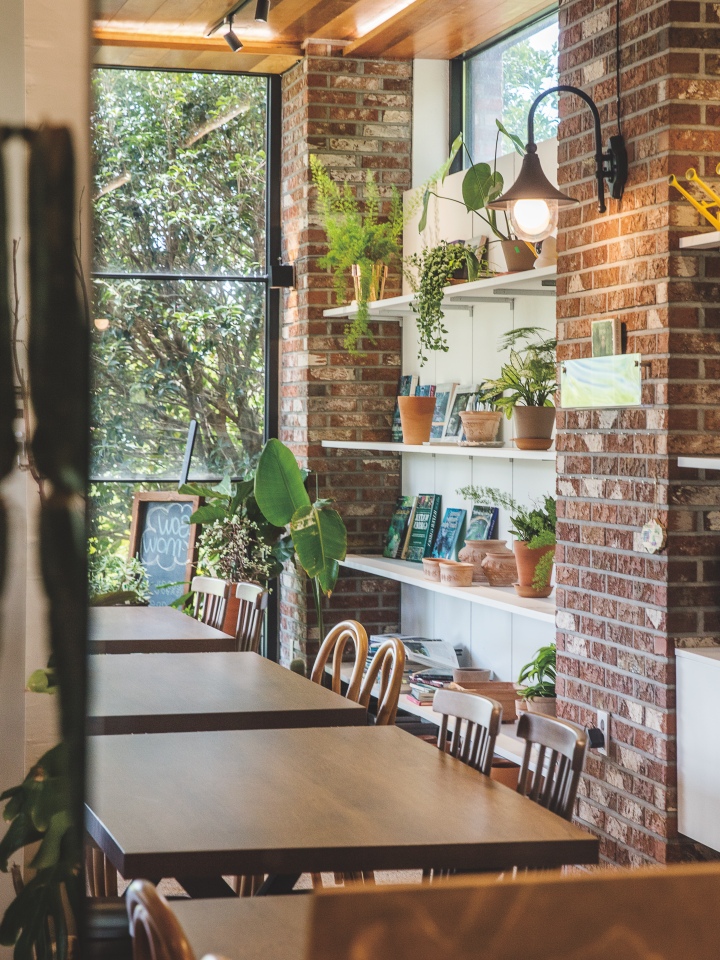 Sowmow in Cheongdo, for drinks and bakery items in a botanical complex