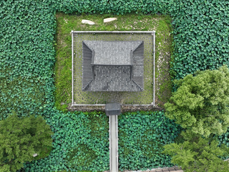 Unmunsa Temple in Cheongdo, photographed by Kim Juhyeok