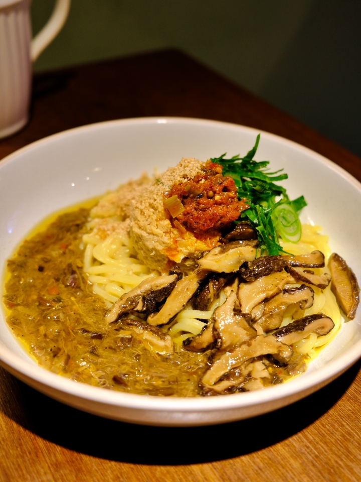 Gosari Express, a vegetarian restaurant located in Jungang Market in Sindang-dong