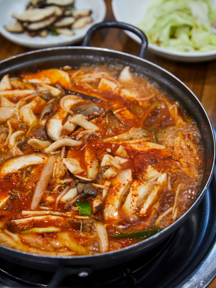 경북 영주 장수표고식당의 버섯전골