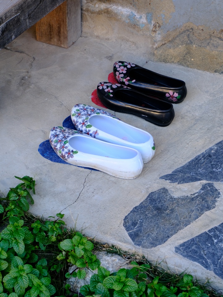 Miso Ceramic Studio in Hadong, Gyeongsangnam-do, offering both lodging and pottery experiences