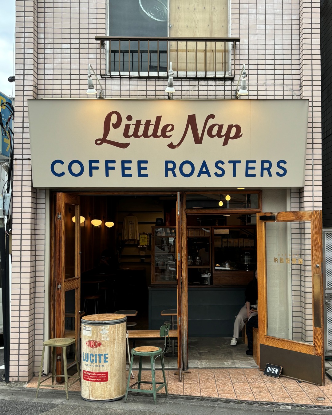 도쿄 리틀냅커피로스터스 외관