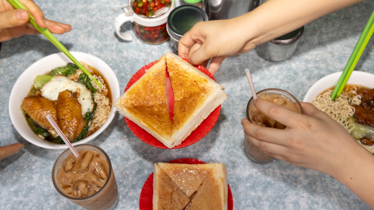 Hong Kong Eating Guide — From Dai Pai Dong to Michelin Stars