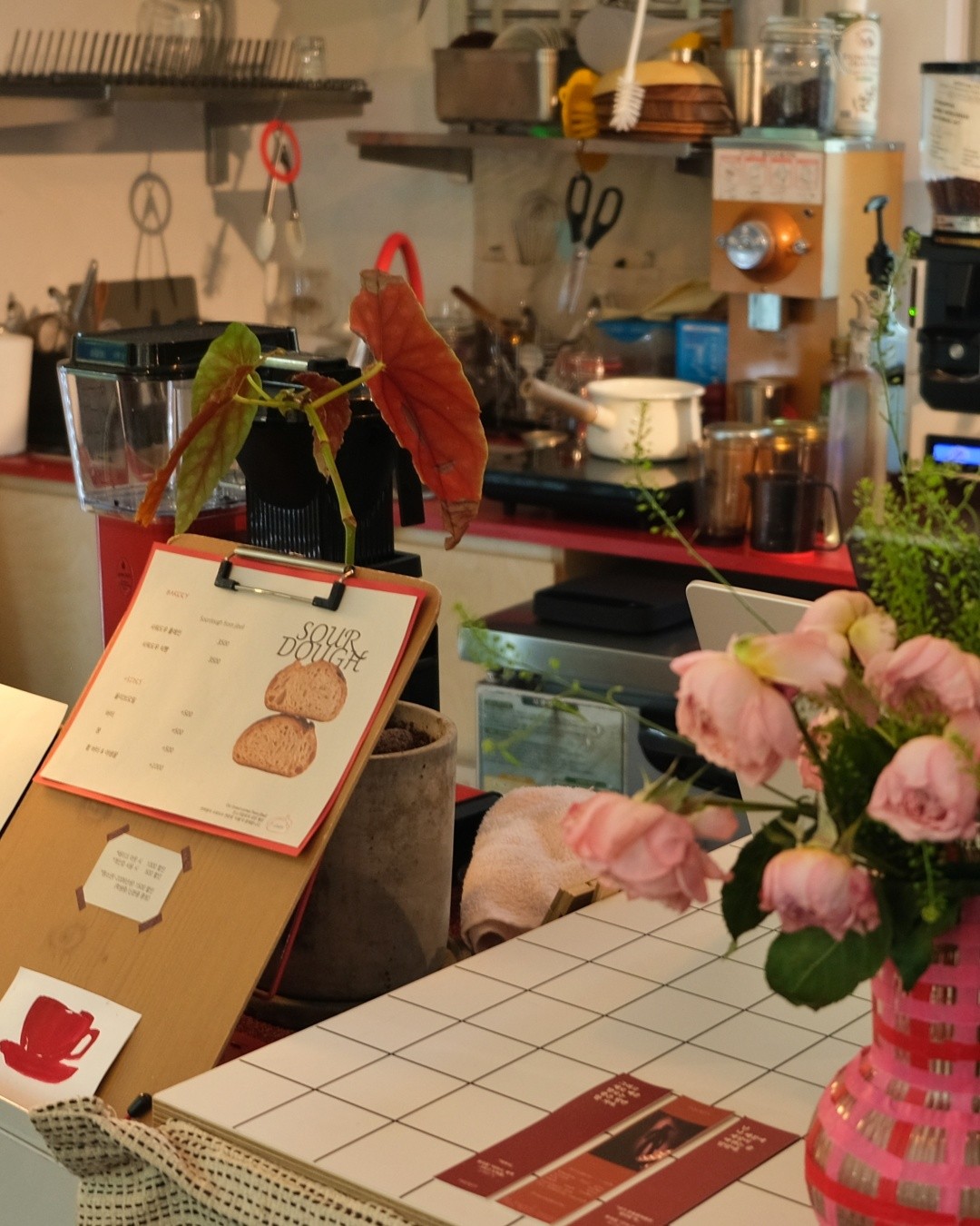 Inscript, a bookstore specializing in plays in Daehak-ro