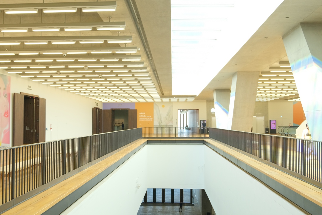 서구룡 문화지구(West Kowloon Cultural District)에 자리한 엠플러스(M+)