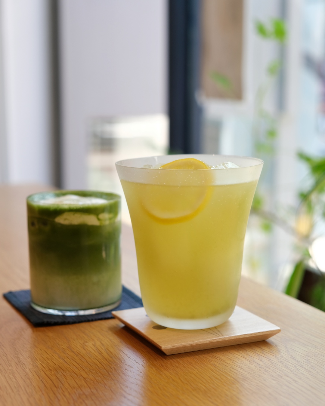 Signature menu at Eeoreop, a café inside Jeongneung Market in Seongbuk-gu: lemon green tea and matcha cream latte