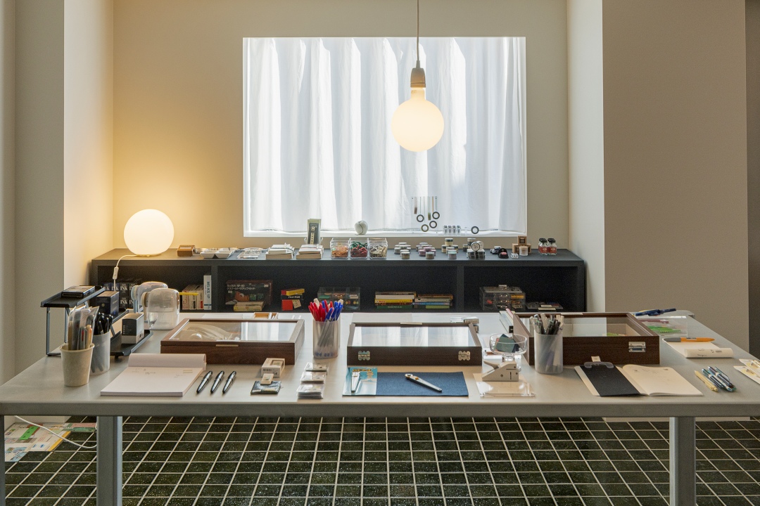 Smultronställe, a stationery shop that opened in Seochon