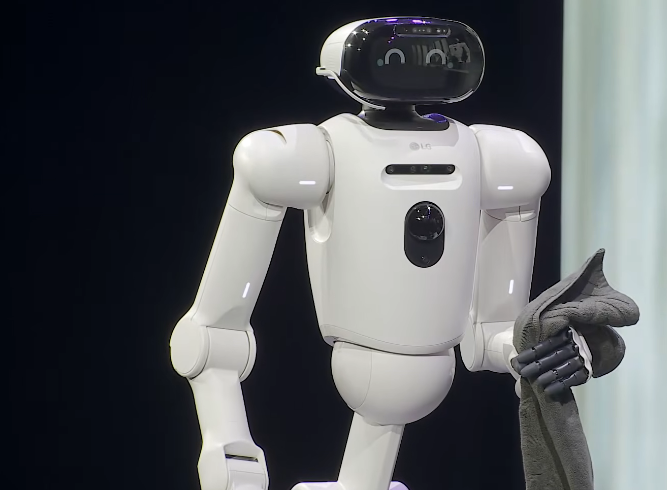 [CES 2026] 류재철 LG전자 CEO "가사 노동 없는 '제로 레이버 홈' 연다"... AI 로봇 '클로이드' 데뷔